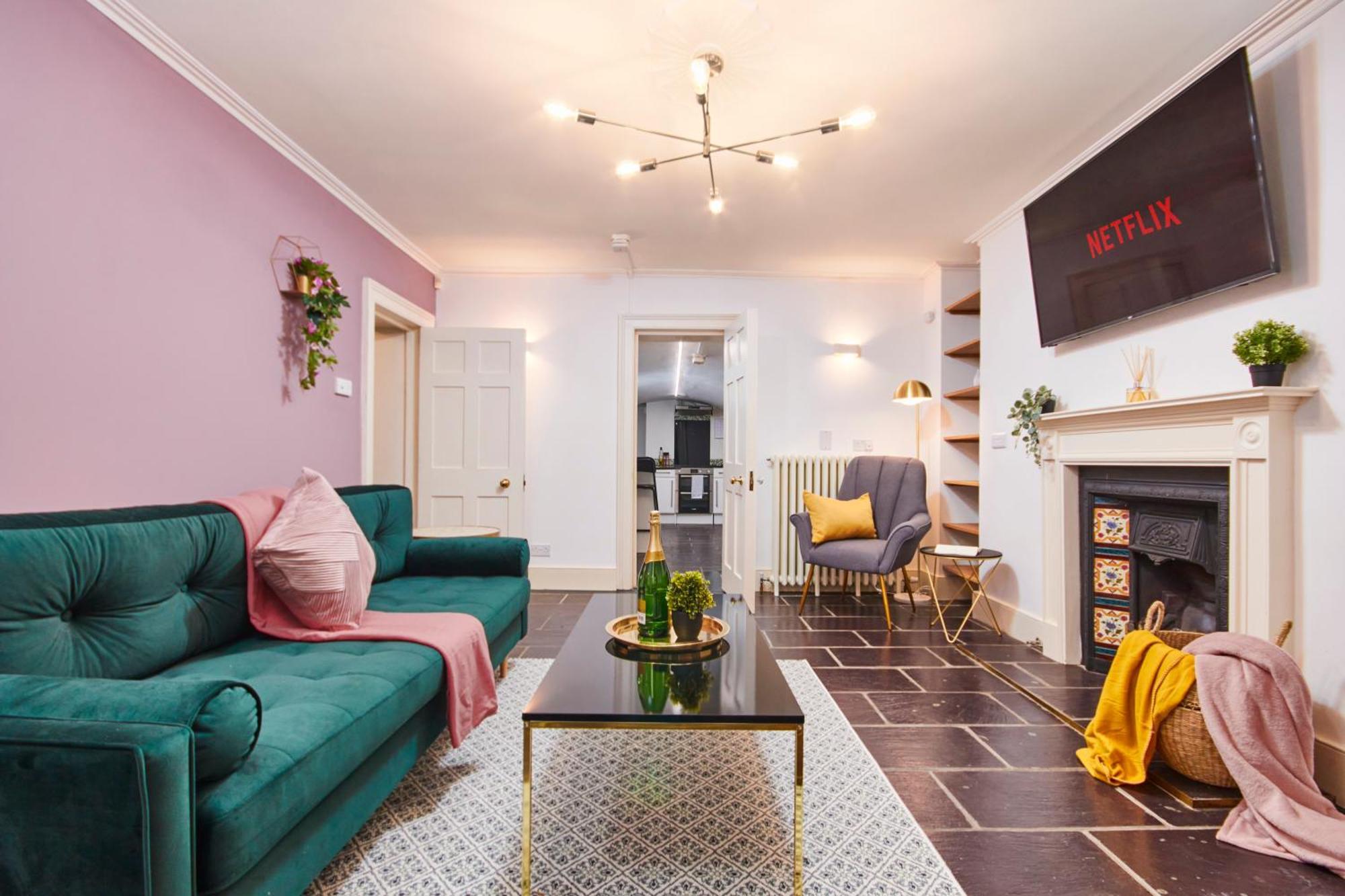 Beautiful 2Bedroom 4 Actual Beds House With Wifi By Purestay Bath Exterior photo